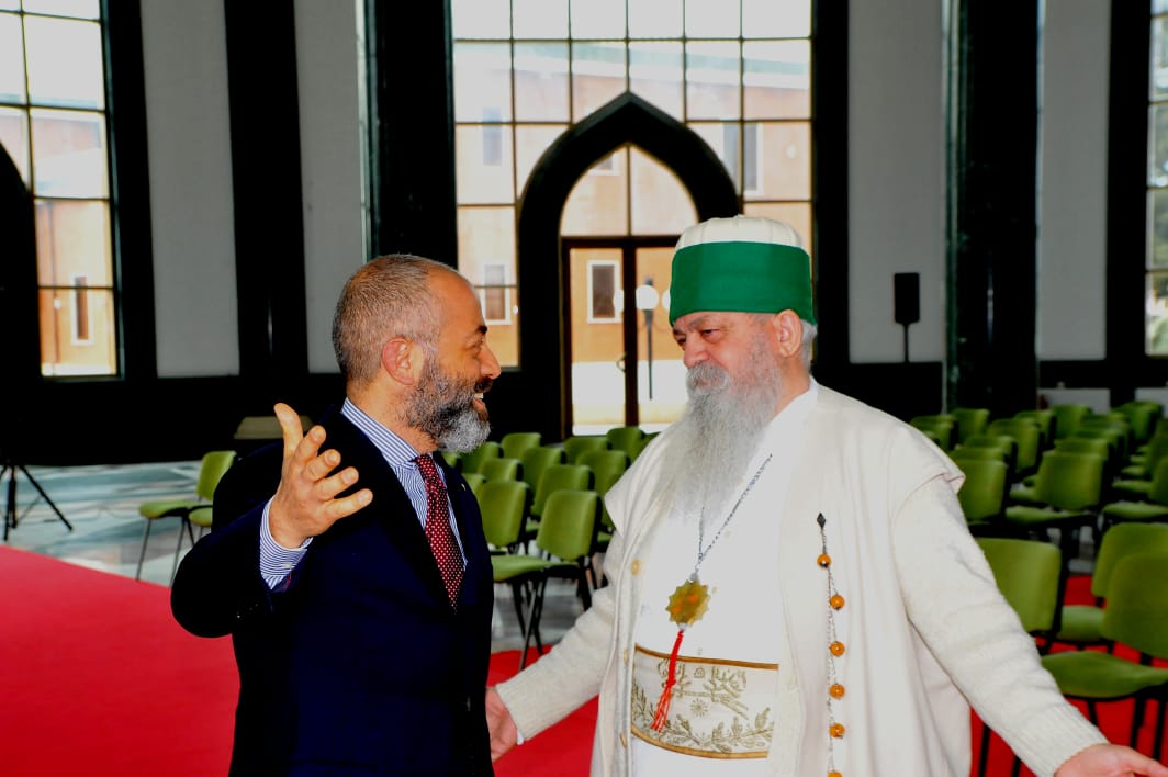 Ambasadori Palumbo takohet me Kryegjyshin Botëror Bektashian